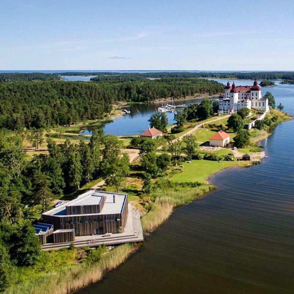 Naturum Vaenerskaergarden - Victoriahuset Lidkoping Bagian luar foto